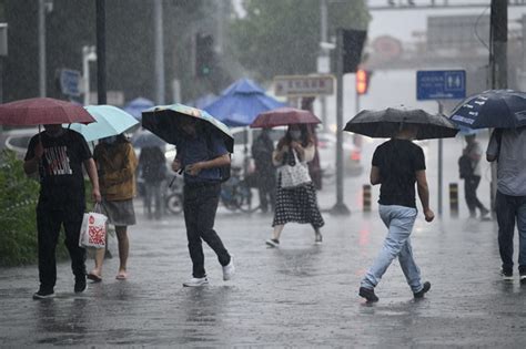 明天下雨